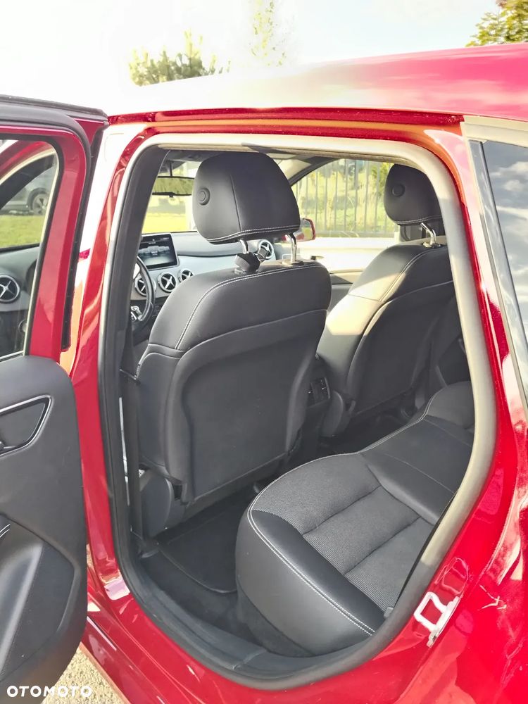 Mercedes-Benz Klasa B (Electric Drive) 250 e - 29
