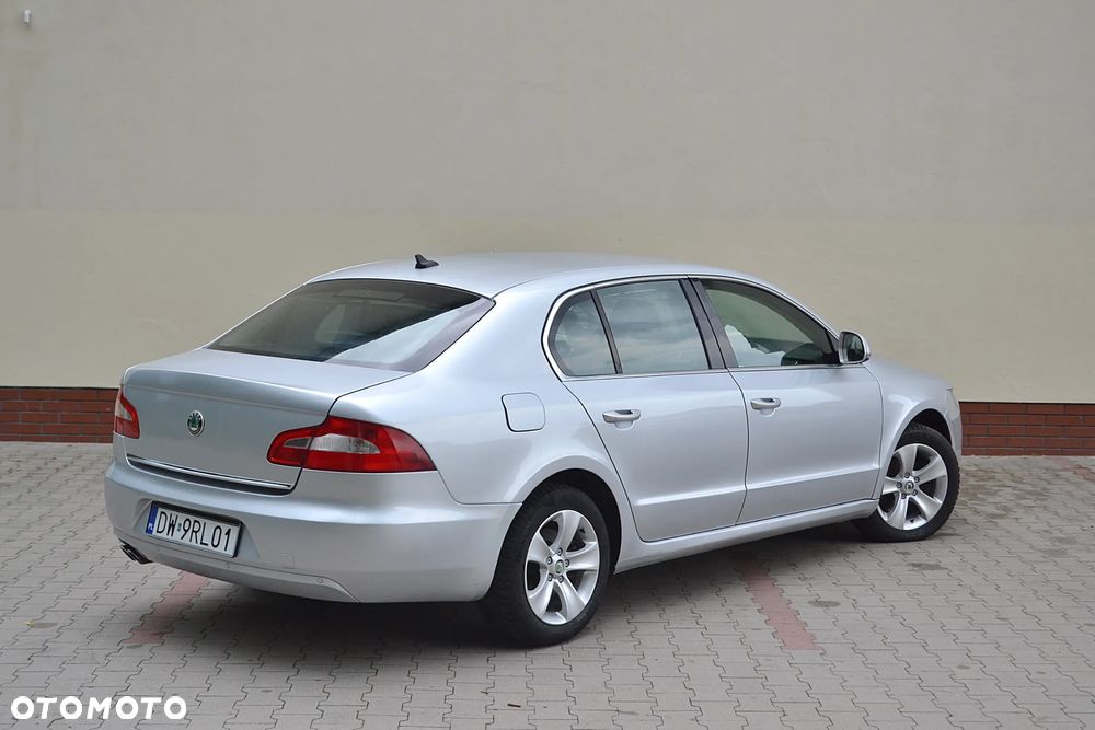 Skoda Superb 2.0 TDI Elegance DSG - 10