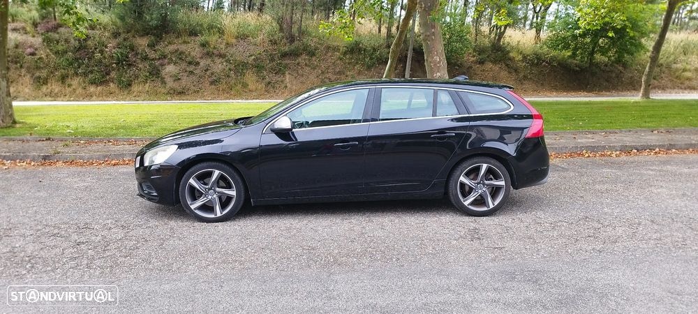 Volvo V60 2.0 D3 R-Design Momentum - 3