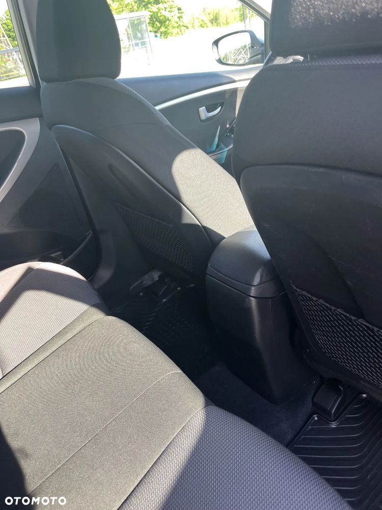 Hyundai i30 1.6 CRDI Trend - 12
