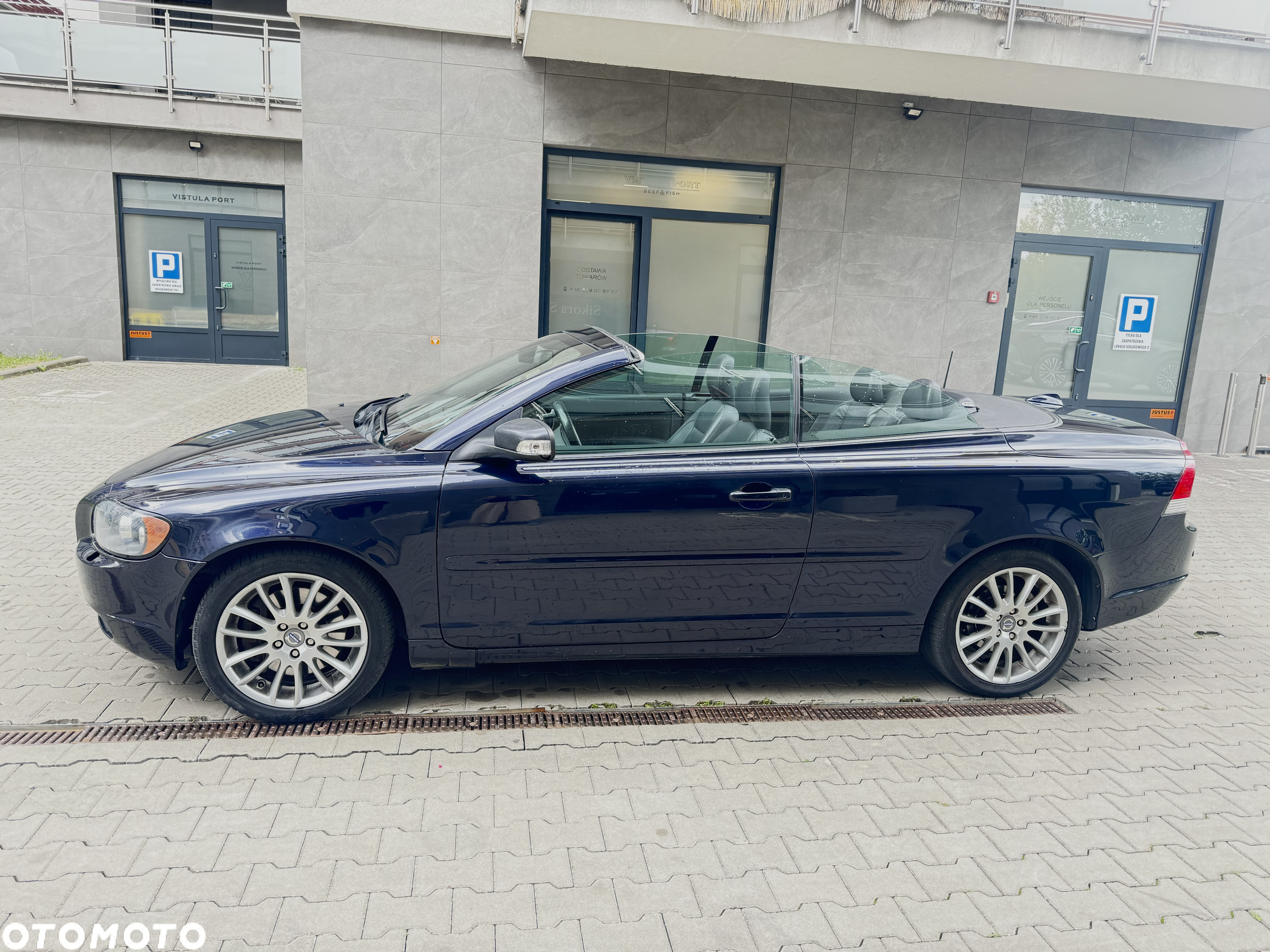 Volvo C70 D5 Momentum - 8