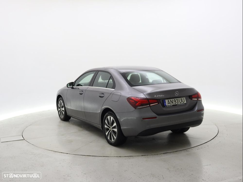 Mercedes-Benz A 250 e Style Plus - 4