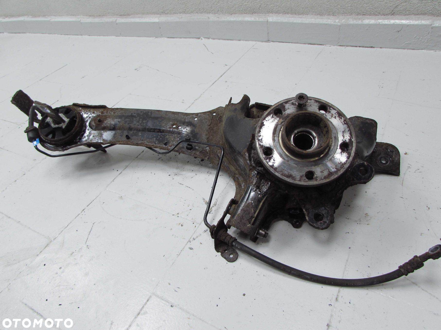 VOLVO XC70 III V70 III AWD 07-16 PIASTA ZWROTNICA WAHACZ TYL PRAWY 7G915A968 - 2