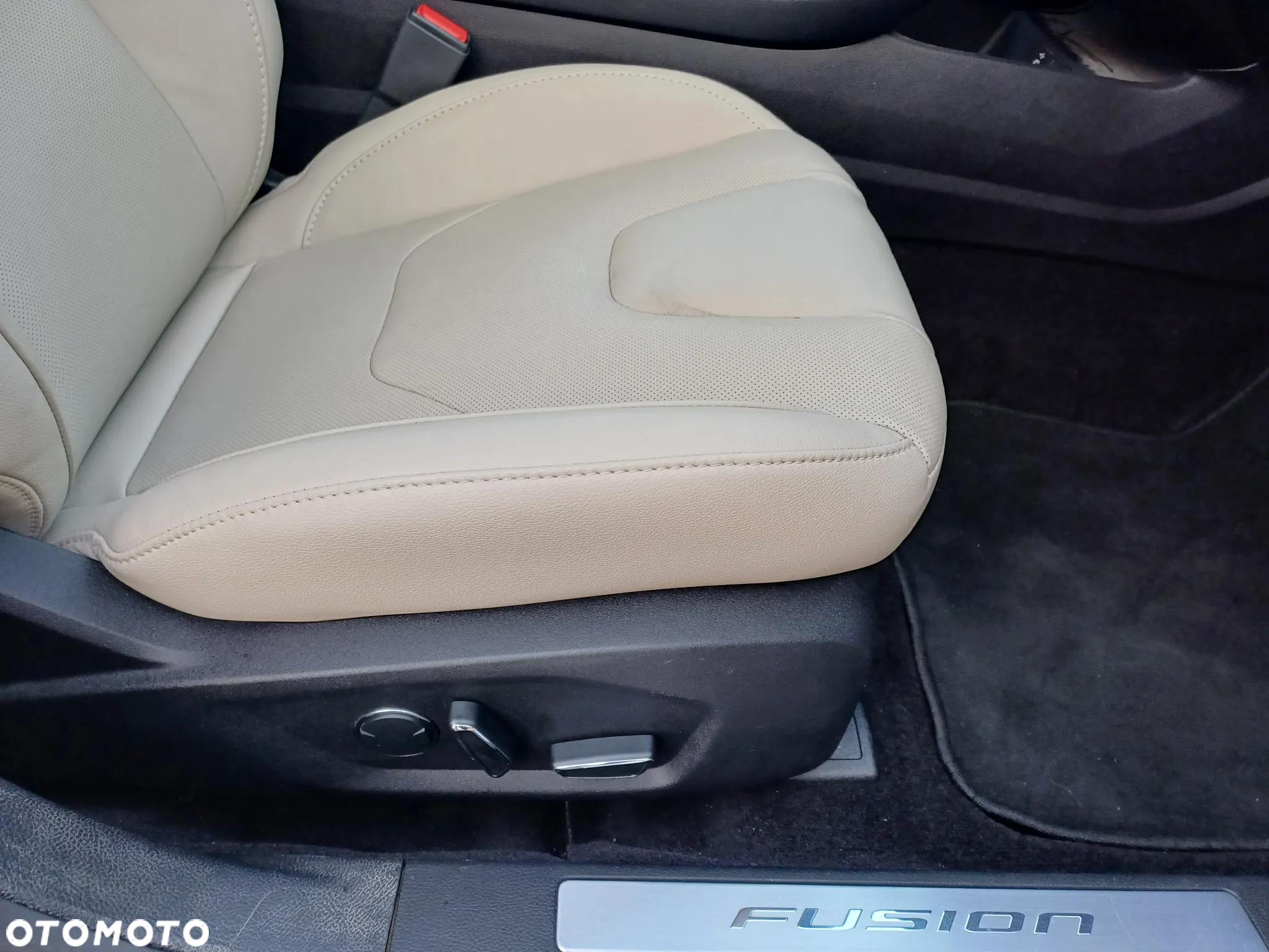 Ford Fusion 2.0 EcoBoost Titanium - 11