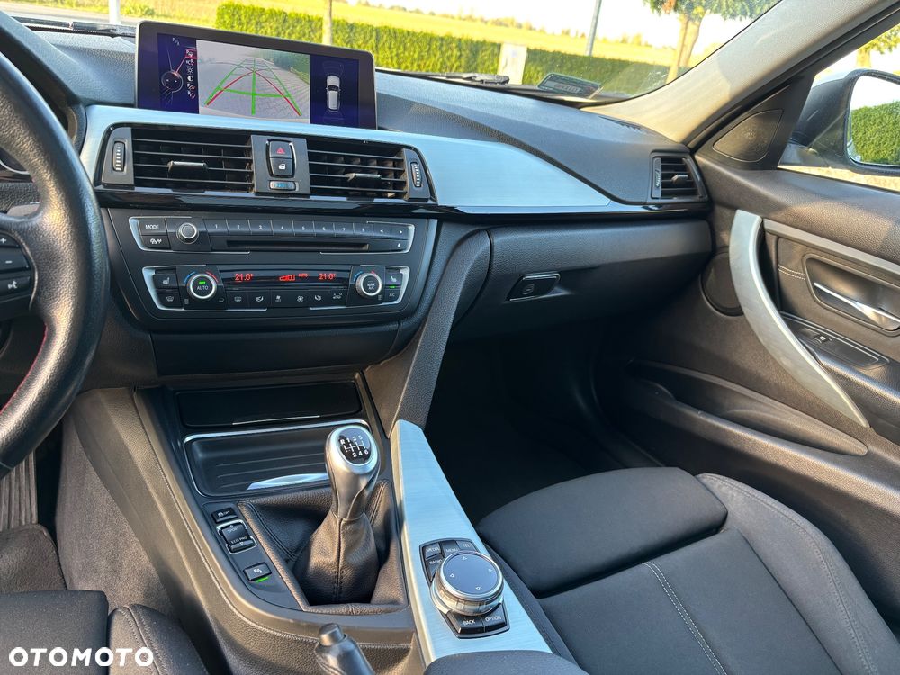 BMW Seria 3 318d Sport Line - 17
