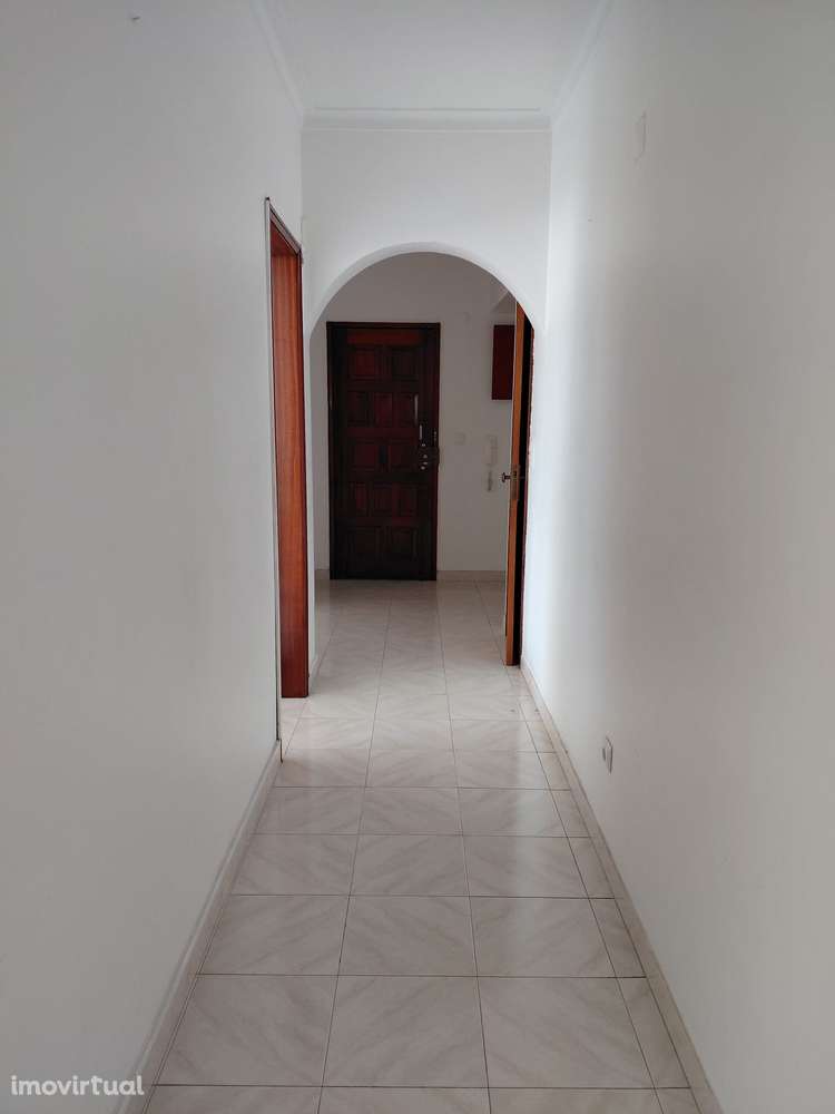 Apartamento t2 à venda, com estacionamento e excelentes áreas - Grande imagem: 4/24