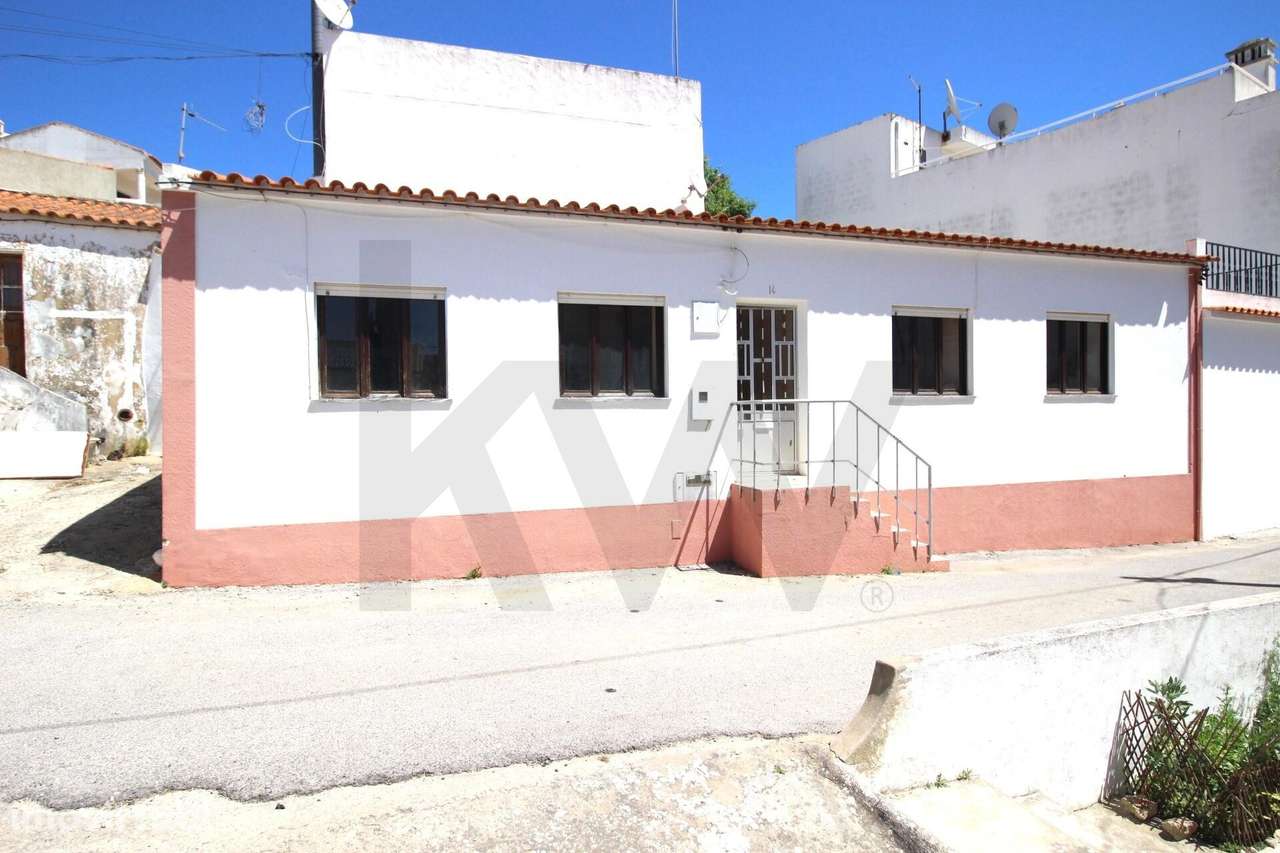 Moradia no centro da Vila de Pêra, terraço panorâmico com vista mar! - Grande imagem: 3/49