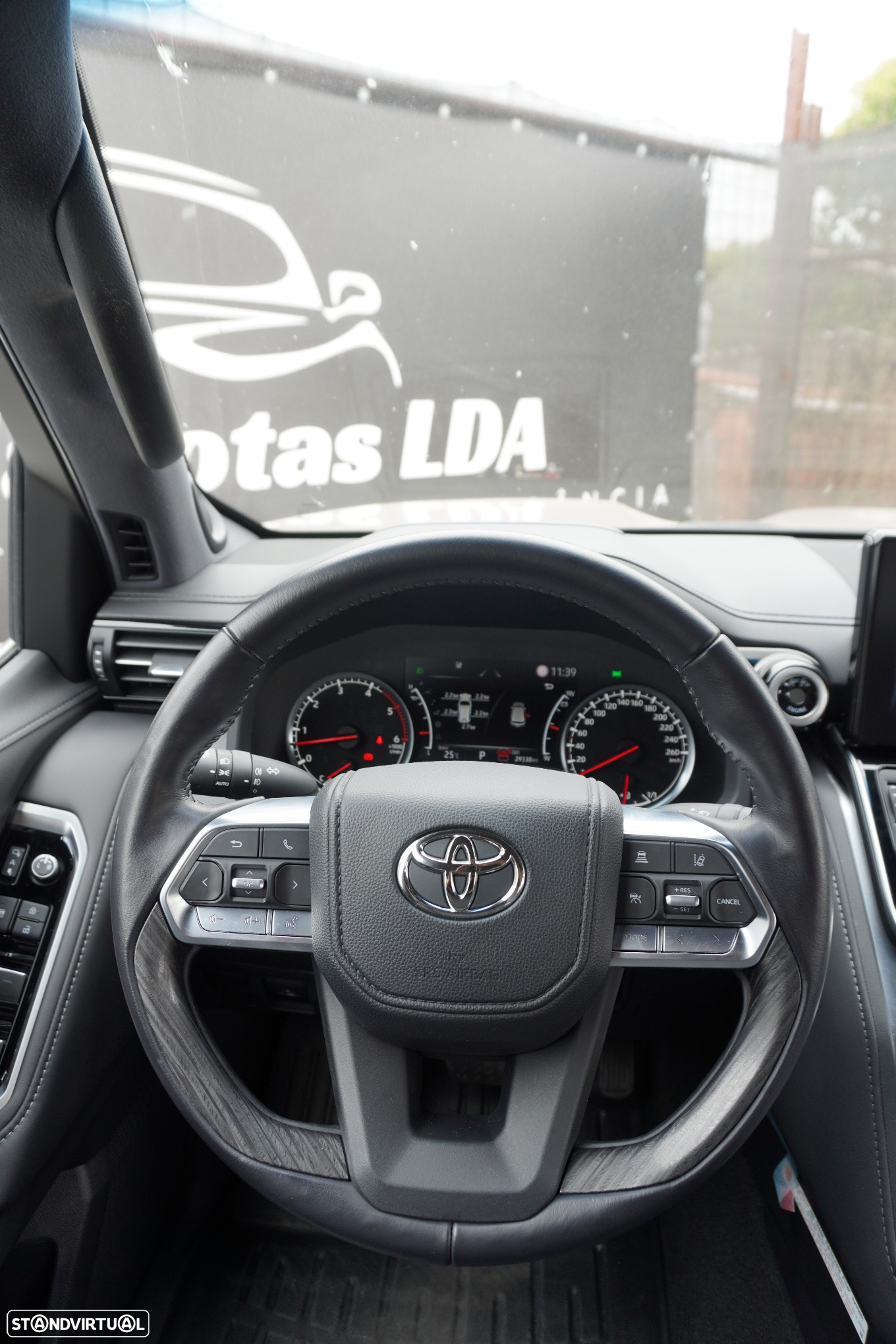 Toyota Land Cruiser - 13