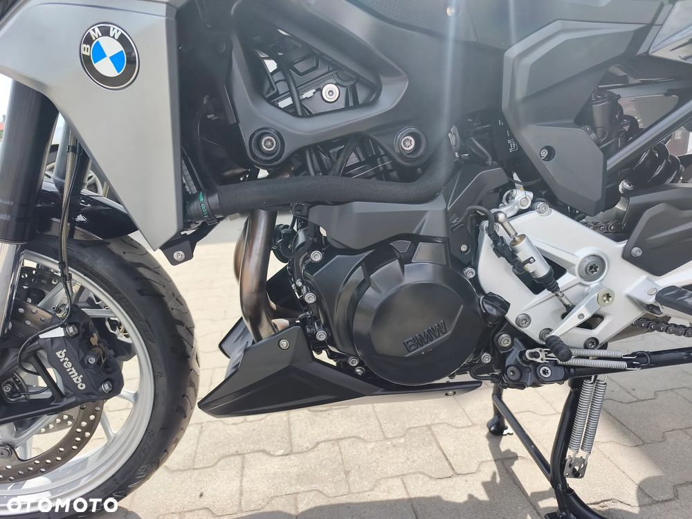 BMW F - 11