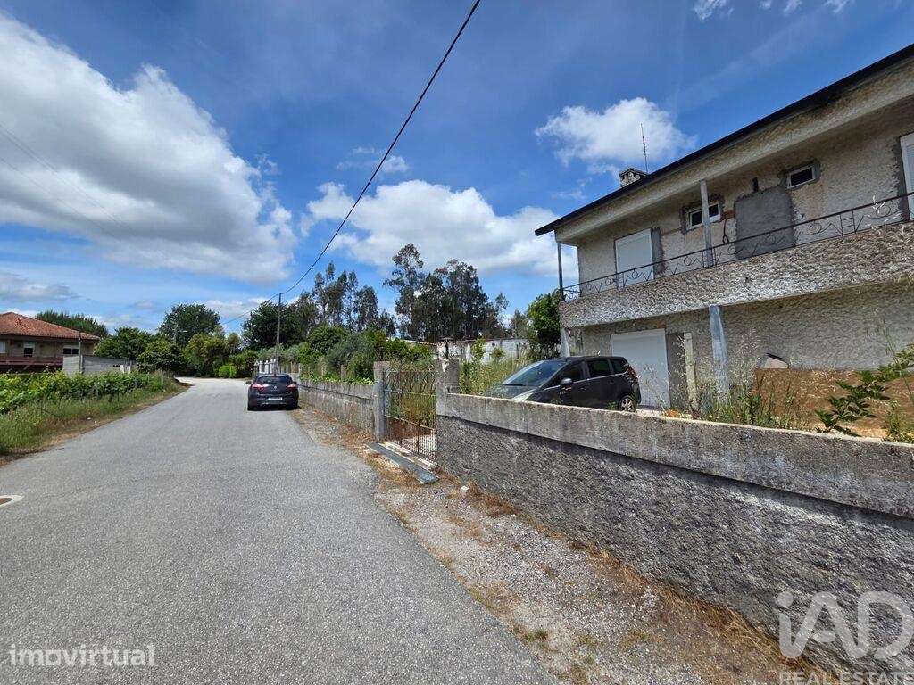 Moradia isolada T4 em Santa Comba Dão e Couto do Mosteiro de 243 m2 - Grande imagem: 2/15