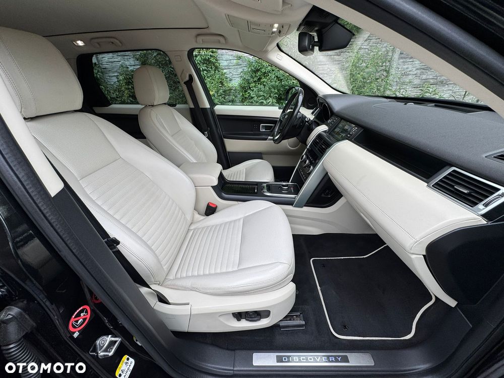 Land Rover Discovery Sport - 32