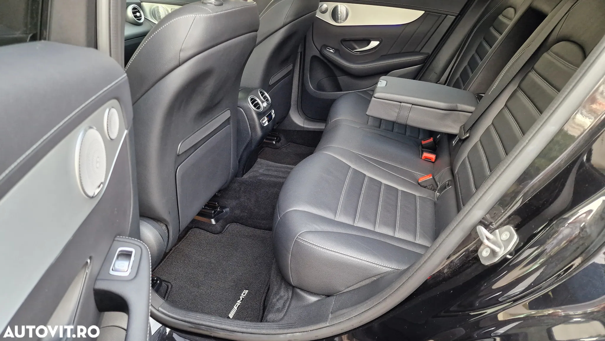 Mercedes-Benz GLC 300 d 4Matic 9G-TRONIC AMG Line Plus - 24