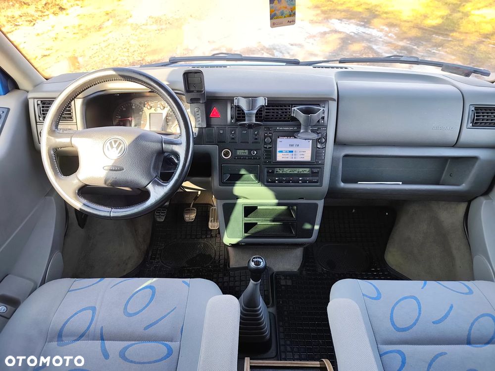 Volkswagen Multivan - 24