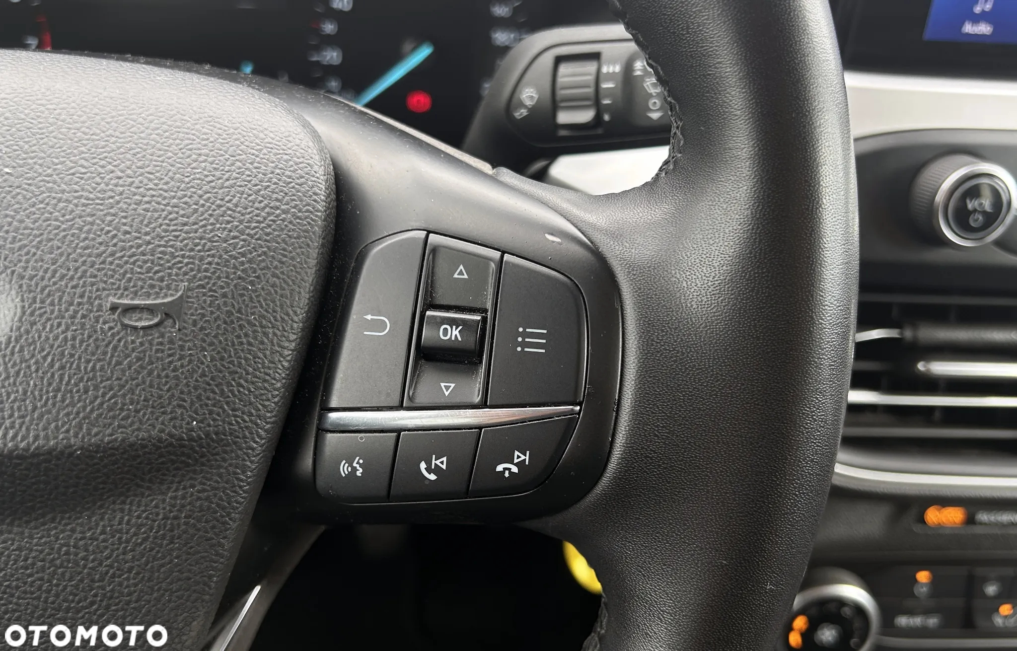 Ford Focus 1.0 EcoBoost Trend - 13