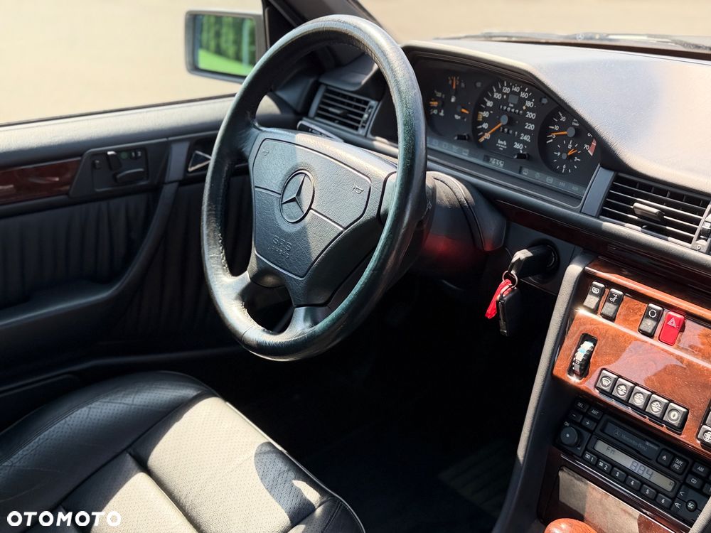 Mercedes-Benz Klasa E - 12