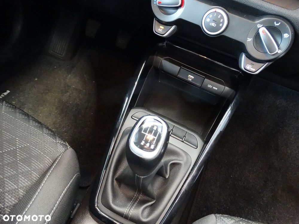 Kia Rio - 23
