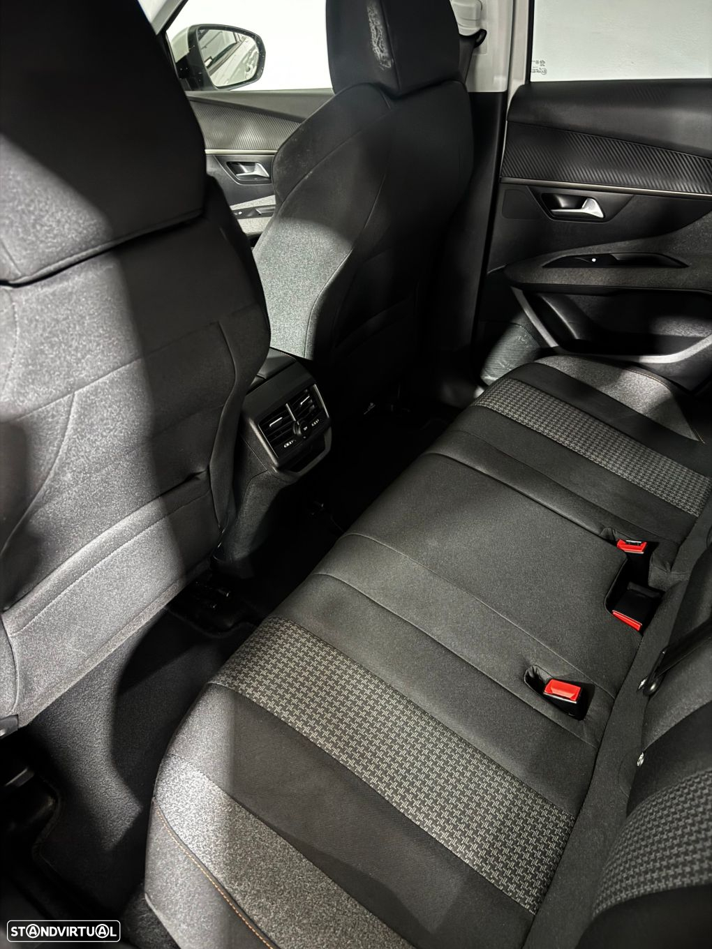 Peugeot 3008 1.5 BlueHDi Active Pack - 29