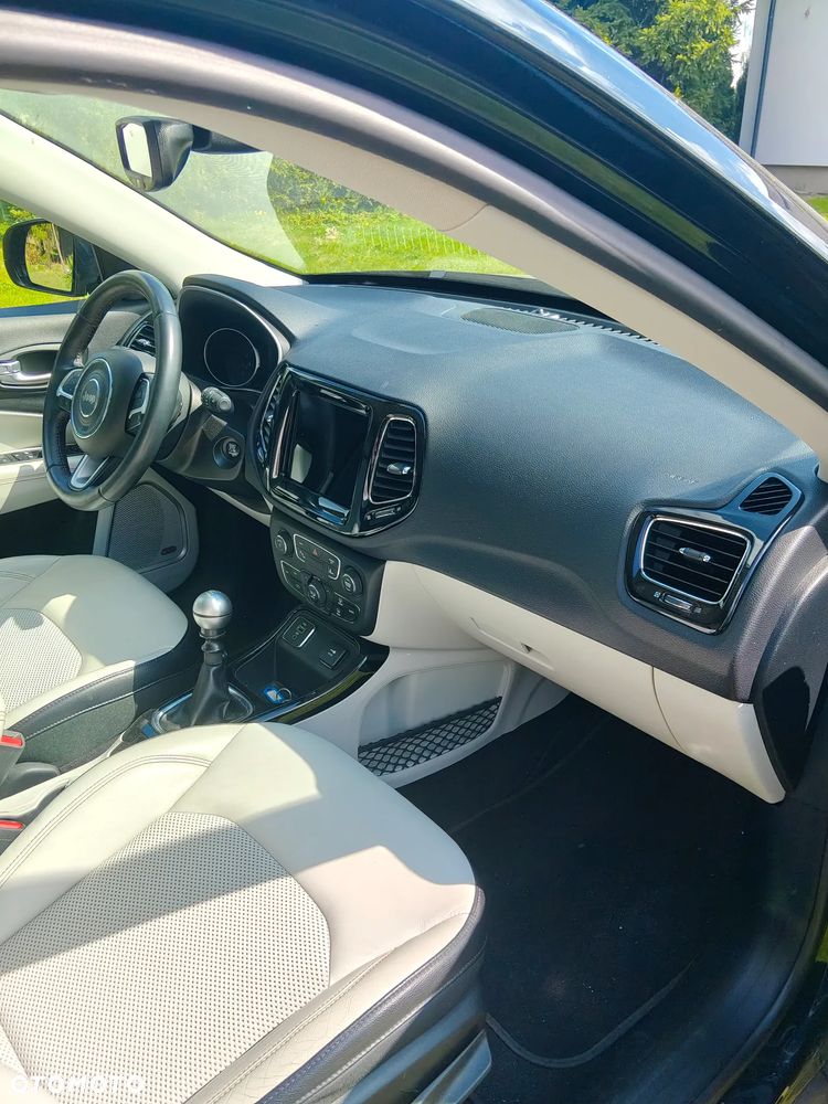 Jeep Compass - 10