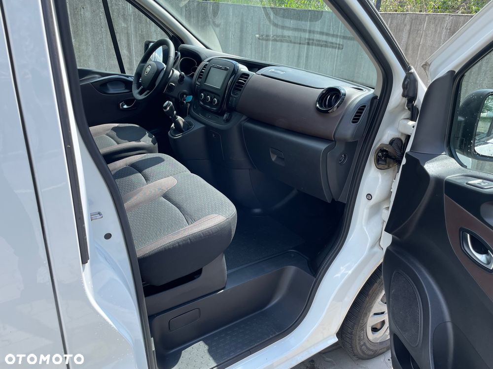Renault Trafic Long Talento Vivaro Custom Transit T6 Expert Jumpy Primastar - 19