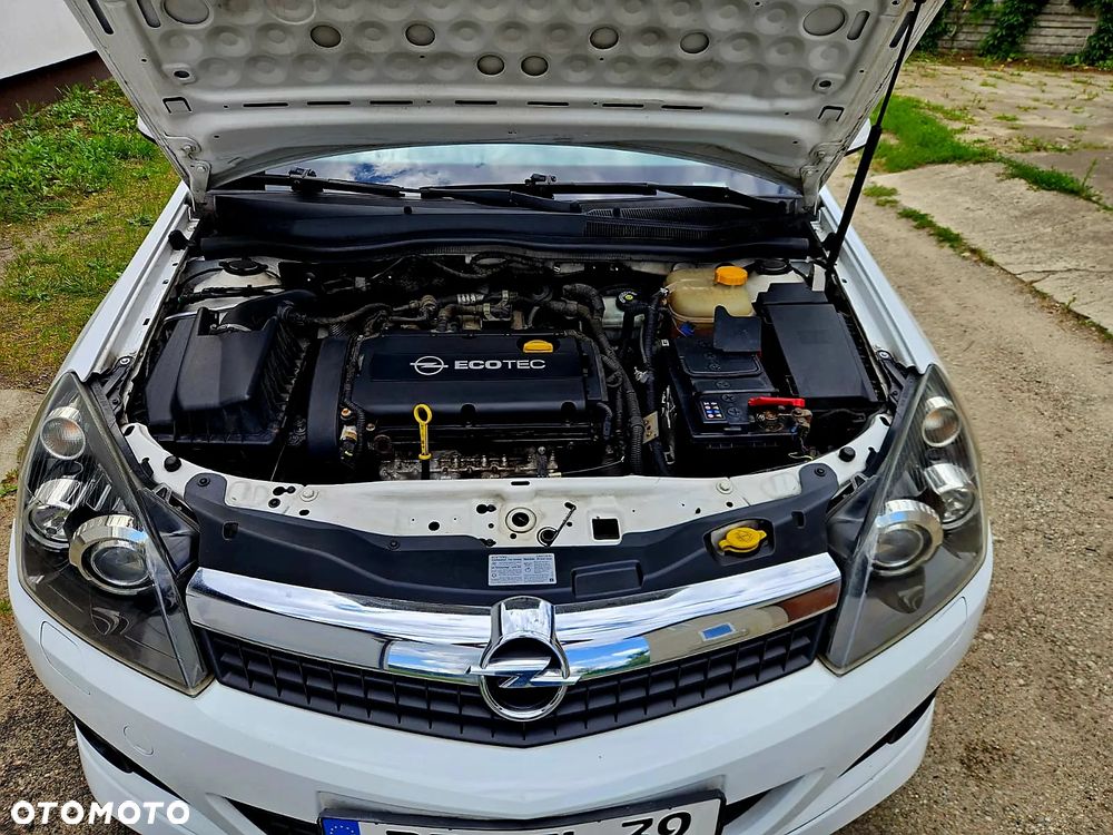 Opel Astra GTC 1.6 Innovation - 25