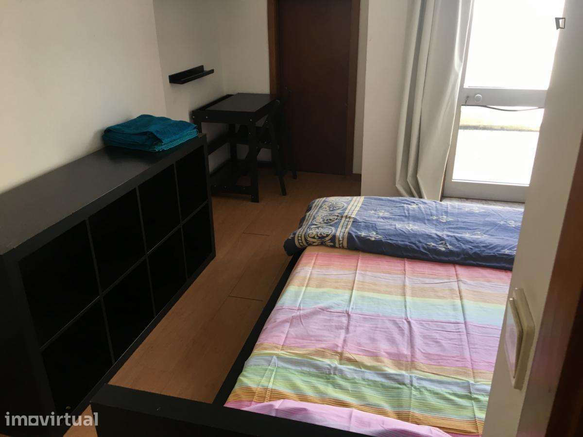 Quarto - localizado em Paranhos Porto - Grande imagem: 4/26