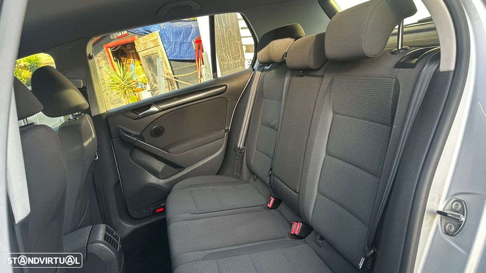 VW Golf 1.6 TDi DPF Comfortline - 17