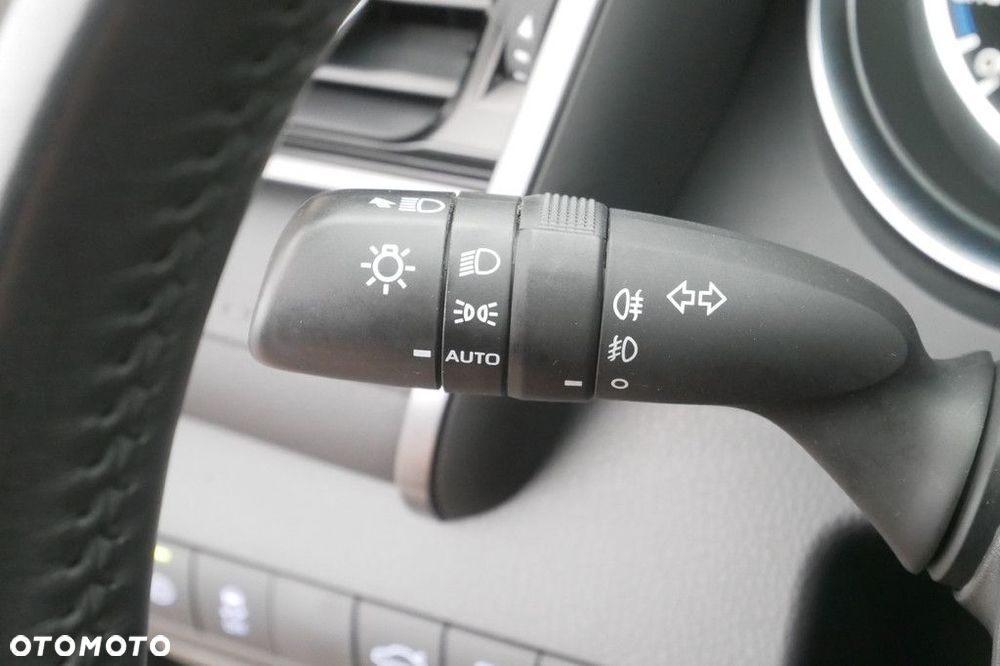 Toyota Camry 2.5 Hybrid Comfort CVT - 25