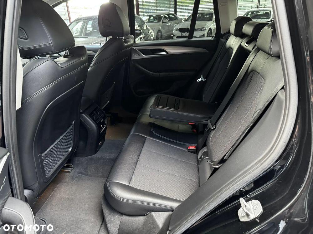 BMW X3 xDrive20d Advantage - 13