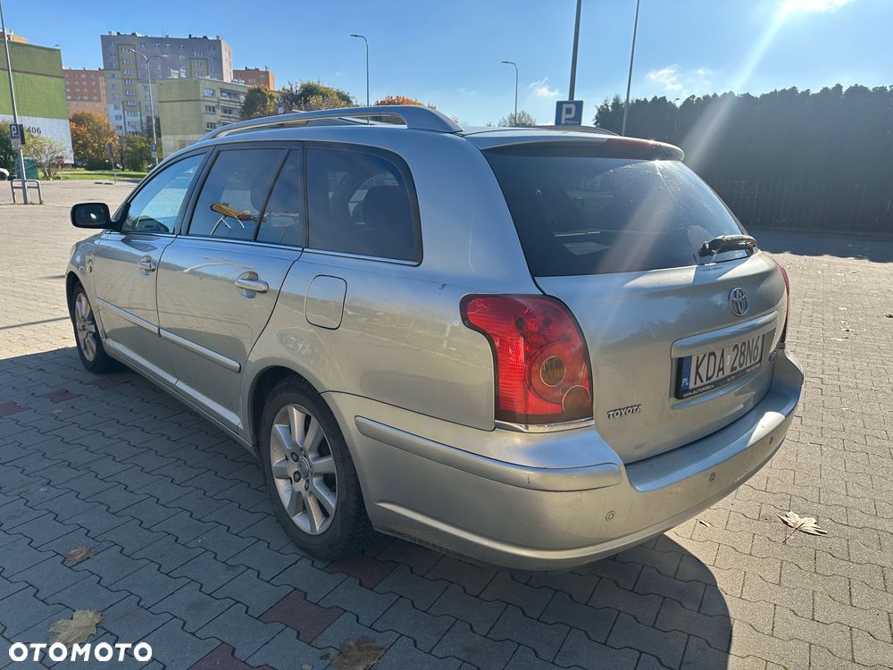 Toyota Avensis 2.2 D-4D Sol - 12