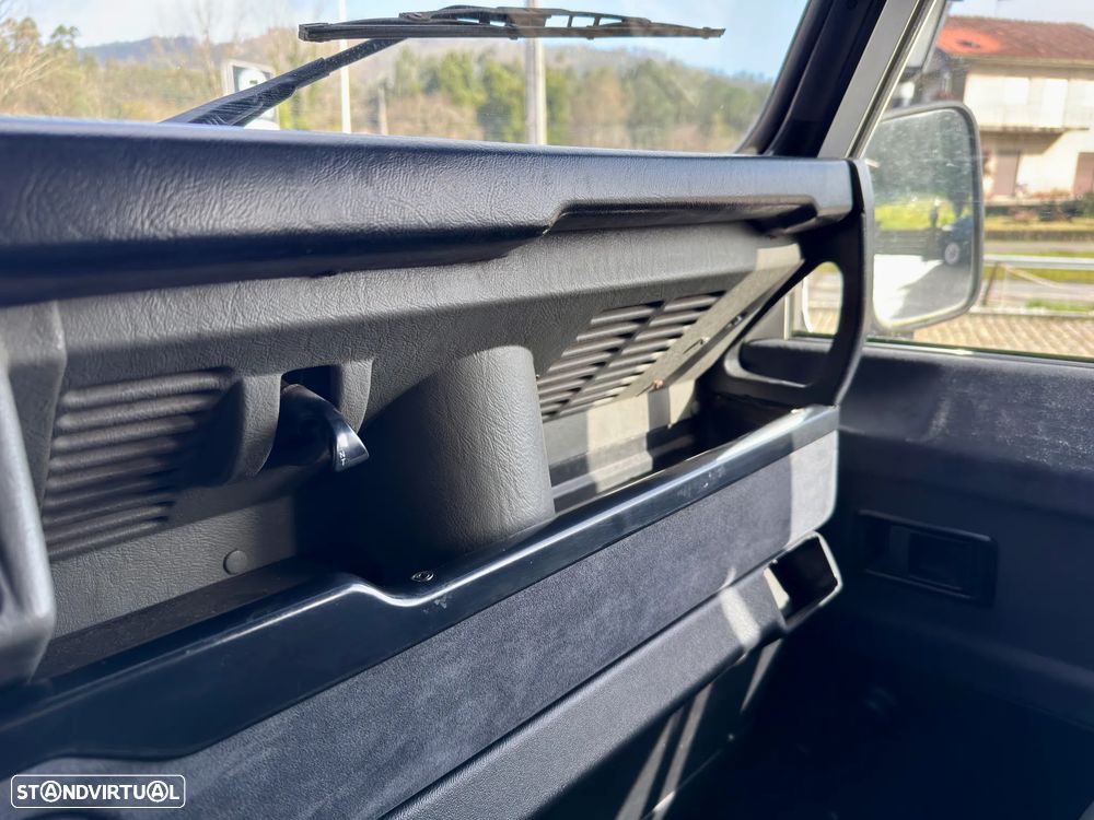 Land Rover Defender 90 2.5 TD5 Metal Top - 21