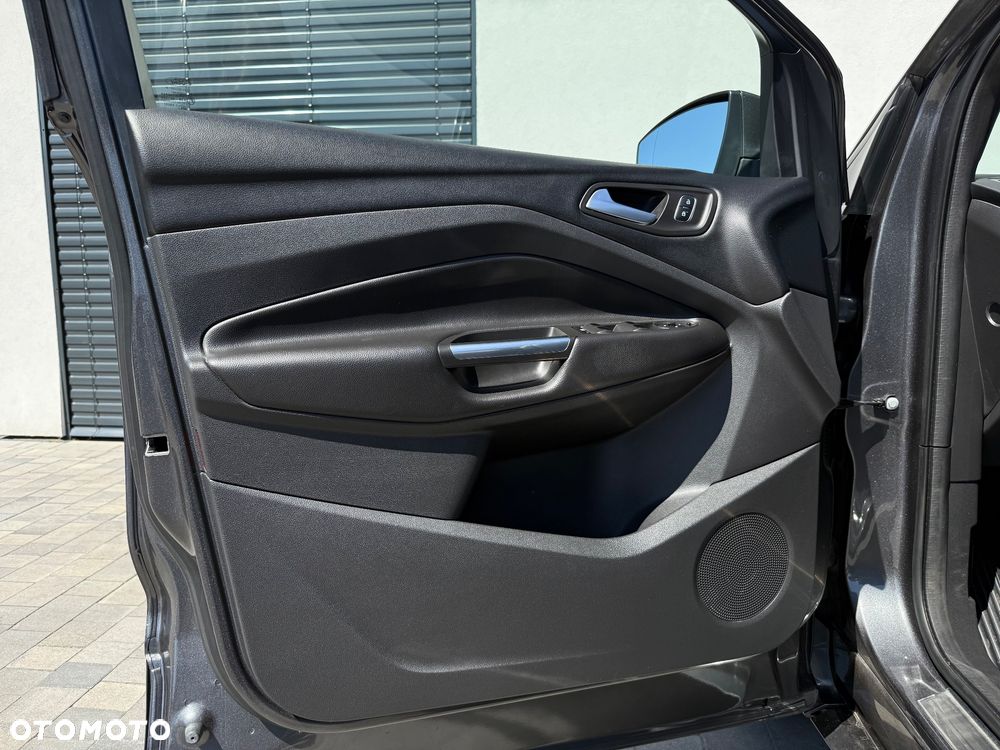 Ford Kuga 1.5 EcoBoost 2x4 ST-Line - 16
