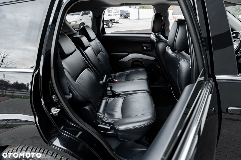 Mitsubishi Outlander 2.4 4WD CVT Intense - 22