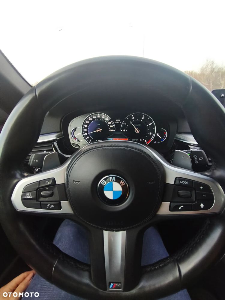 BMW Seria 5 520d xDrive M Sport sport - 38