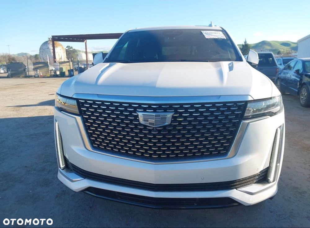 Cadillac Escalade - 2