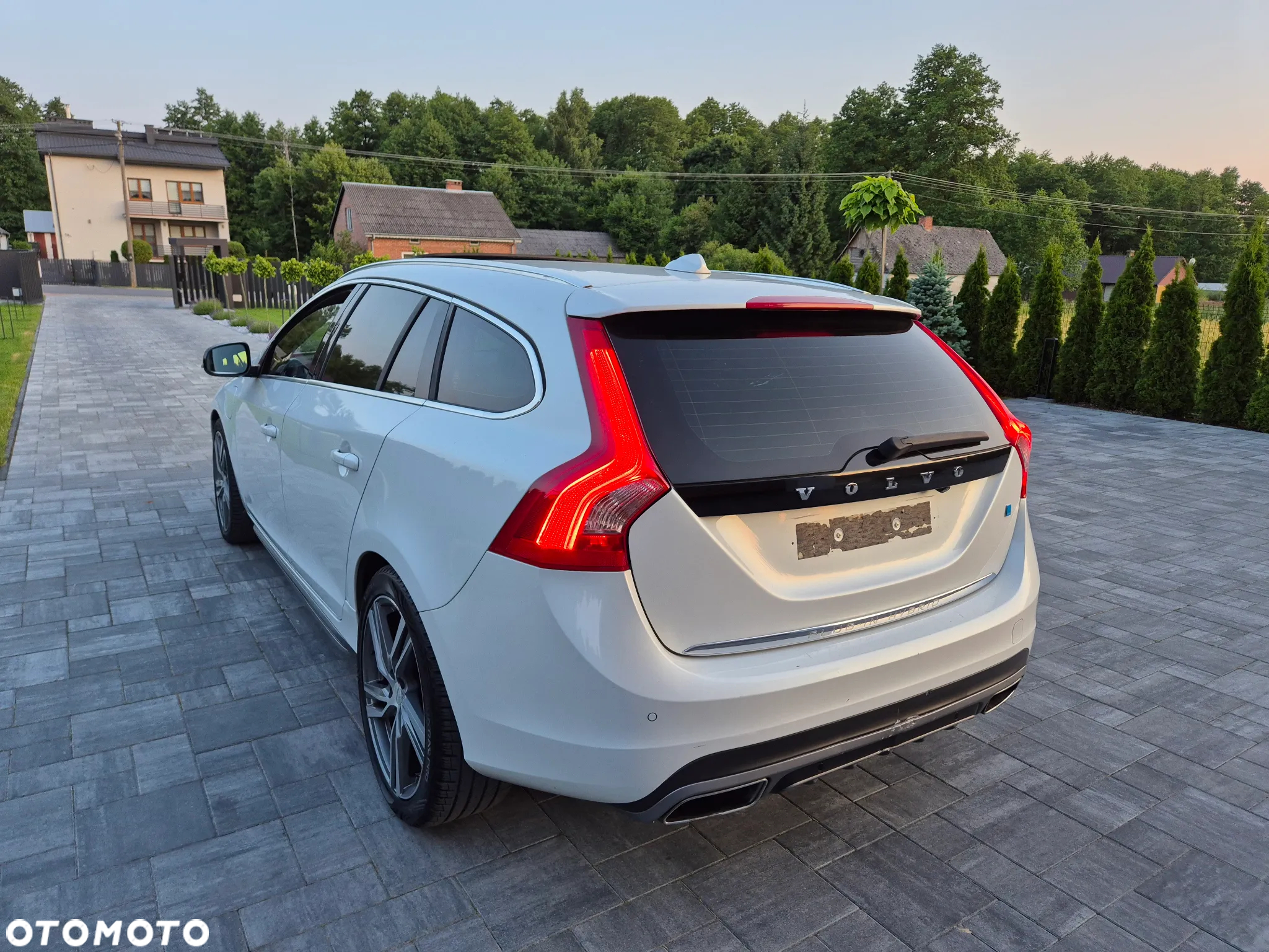 Volvo V60 D6 Plug-In-Hybrid AWD Geartronic Summum - 25