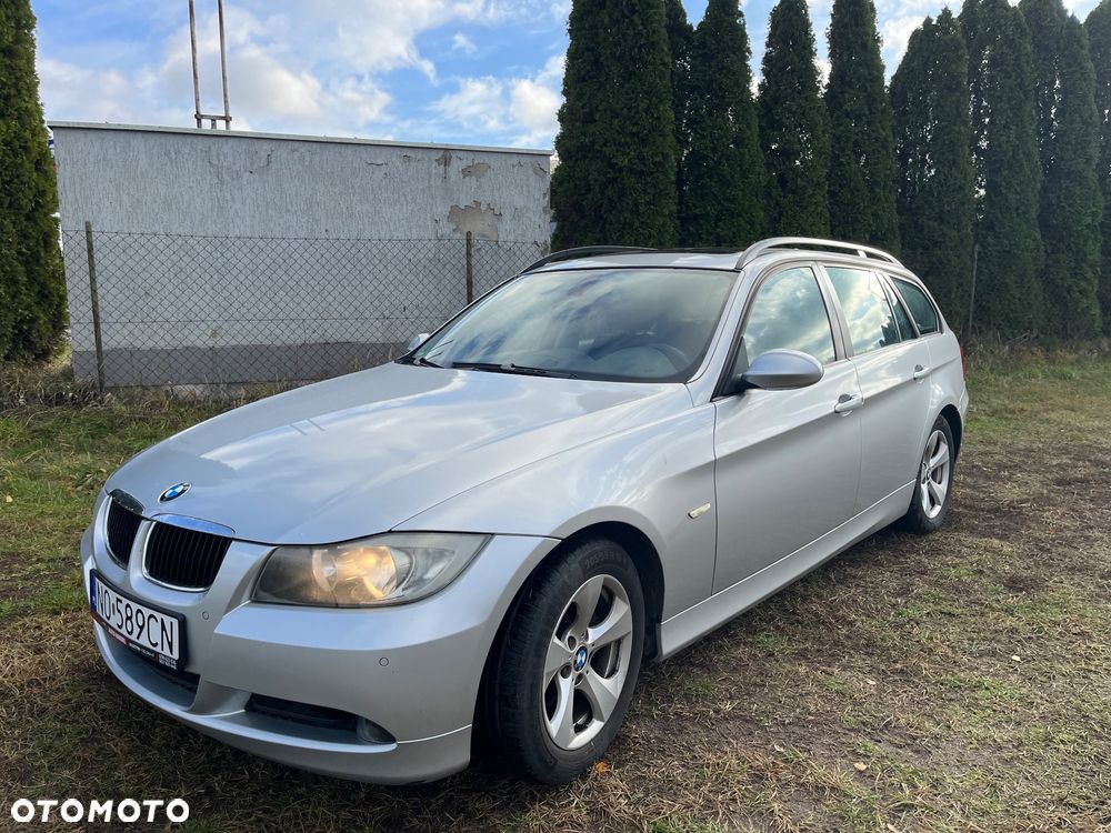 BMW Seria 3 318i - 23