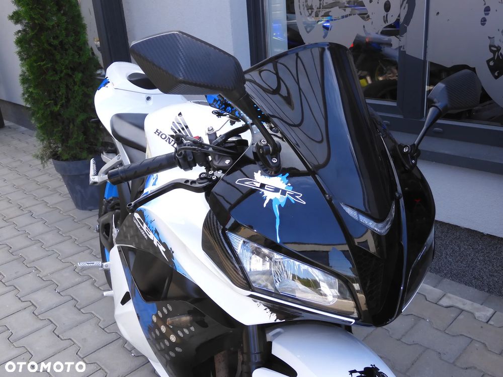 Honda CBR - 3