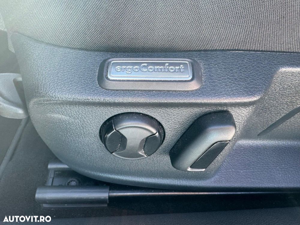 Volkswagen Passat - 14