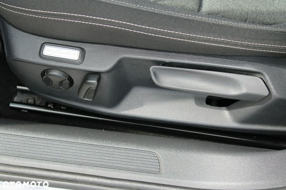 Volkswagen Passat - 20