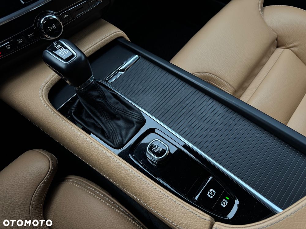 Volvo V90 Cross Country D4 AWD Geartronic Pro - 15