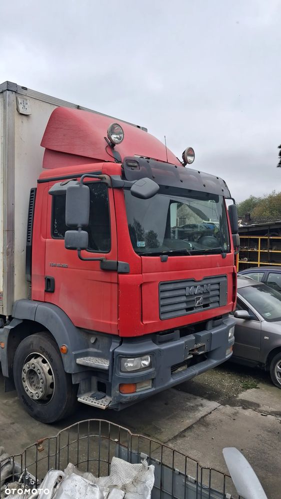 Na części MAN TGM I 18.248 6.9L 280 KM D0836 Alternator turbosprężarka głowica kabina fotel skrzynia wał kontener drzwi boczne otwierane  maska - 2