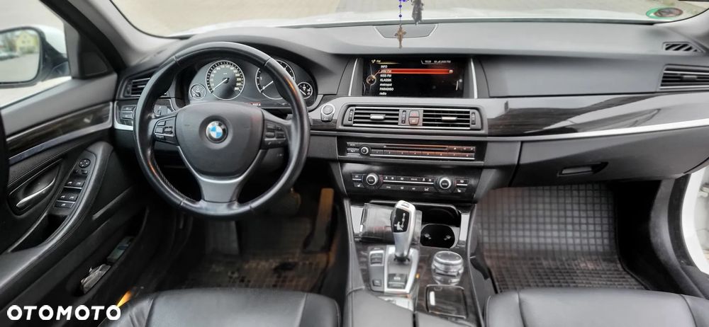 BMW Seria 5 520d Luxury Line - 8