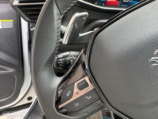 Peugeot 2008 1.2 PureTech Allure Pack EAT8 - 10