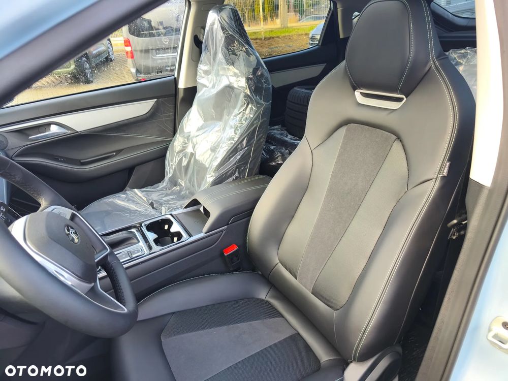 JAC J7 Plus CVT - 14