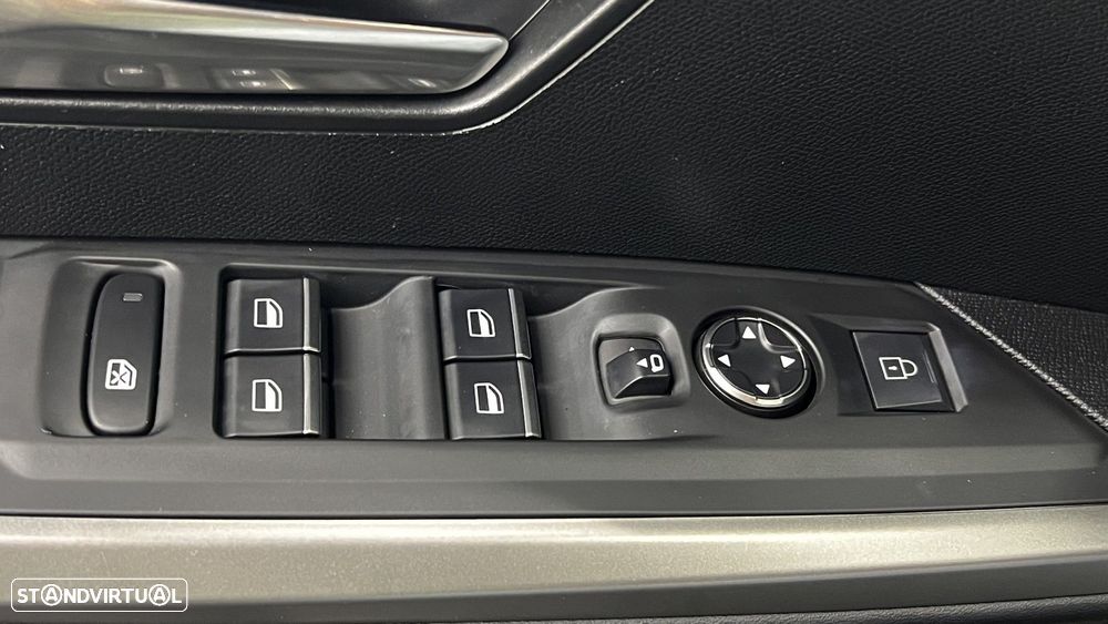 Peugeot E-3008 73 kWh GT - 53