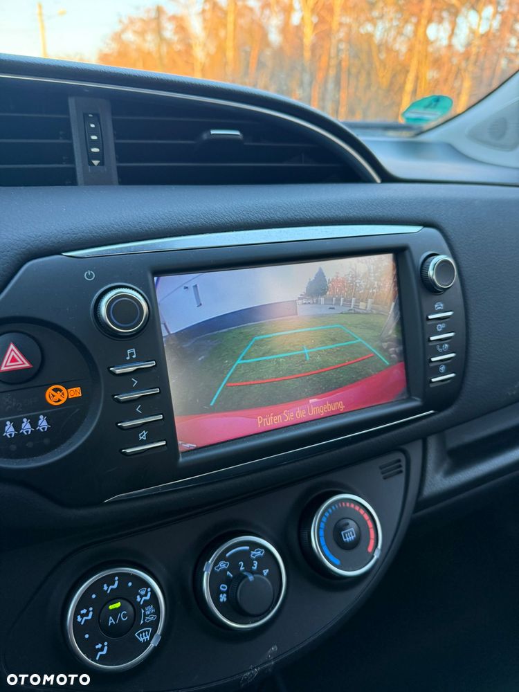 Toyota Yaris 1.5 Dynamic - 18