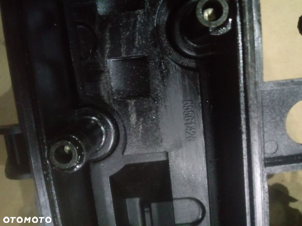 pokrywa zaworów OPEL ASTRA CORSA 55561426 - 2