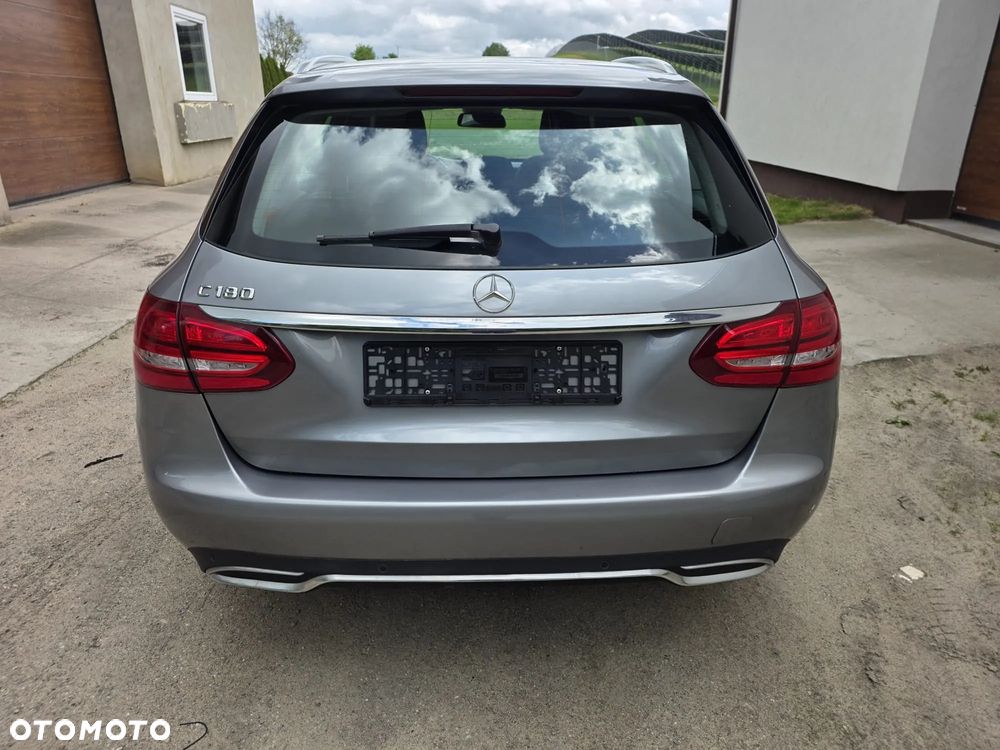 Mercedes-Benz Klasa C 180 (BlueEFFICIENCY) - 40