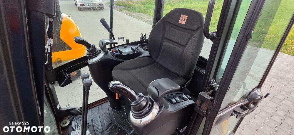 JCB 8018 - 18