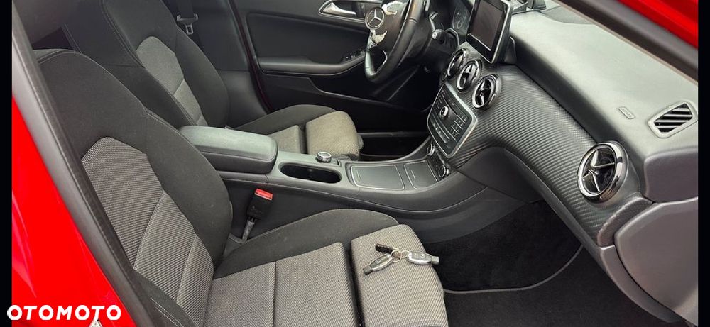 Mercedes-Benz GLA 200 7G-DCT Peak Edition - 19